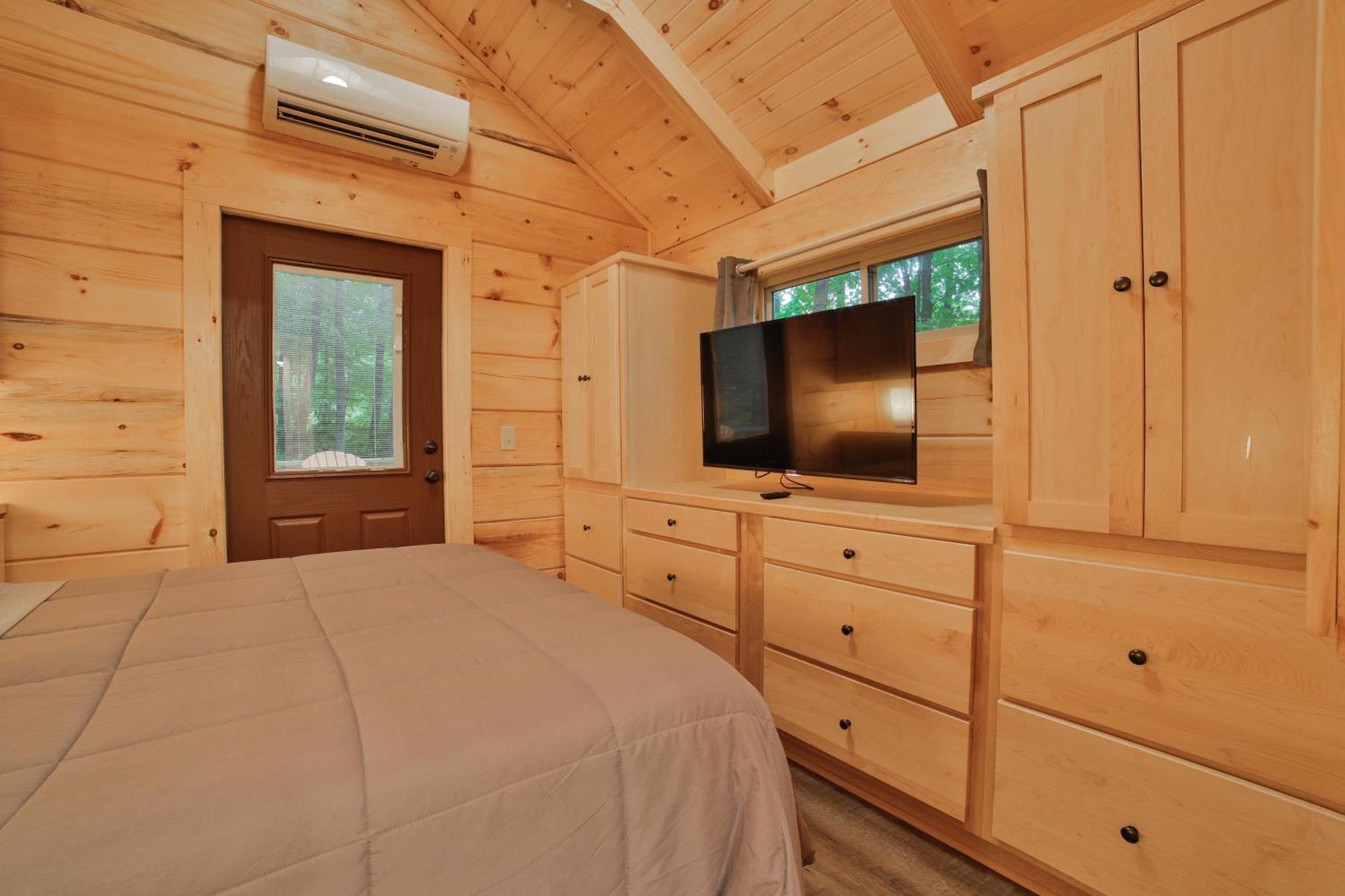 River Cabin Hot Tub & Swim Spa Near Downtown Чатануга Екстериор снимка