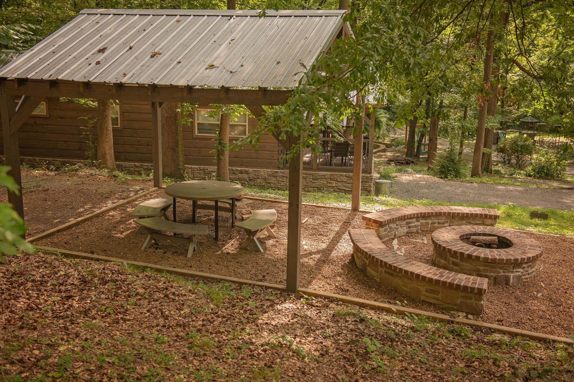 River Cabin Hot Tub & Swim Spa Near Downtown Чатануга Екстериор снимка